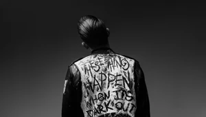 G-Eazy na okładce płyty "When It's Dark Out"
