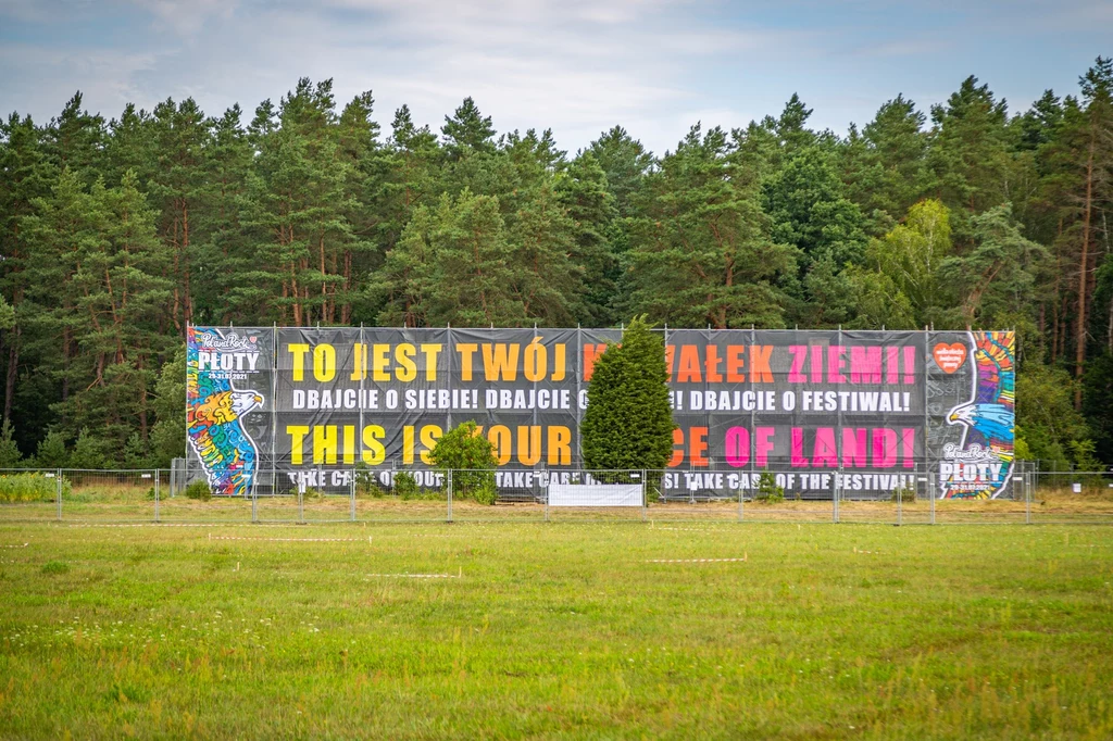Zaprezentują się również laureaci Eliminacji: Nietrzask, Kosmodrom, WaluśKraksaKryzys, From Today, Cheap Tobacco, No Logo, Decadent Fun Club i Conga Line.
